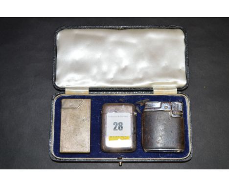 A silver vesta case, by W.S.W., London 1904, inscribed in blue enamel 'Royal Commission On Coal Supplies, 1901-1905, Allelton