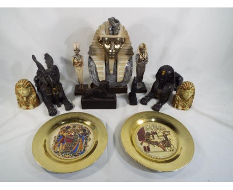 Egyptian - a quantity of Egyptian style collectables to include a large figurine from the Pharaohs Gods Regency Collection, f