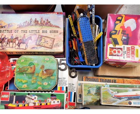 LARGE SELECTION OF VINTAGE TOYSincluding Lego boxed basic set 5 and 6, various boxed Spirograph sets, Waddingtons the battle 