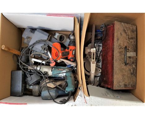 SELECTION OF TOOLSincluding a Skil power sander, socket set, Dremel power tool, Dremel glue gun, router, two power sanders, t