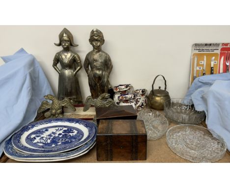 A set of three graduated Mason Mandalay pattern pottery jugs together with blue and white pottery plates, glass bowls, two te