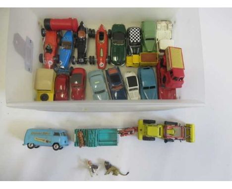 Unboxed diecast vehicles including VW Tobler van, Daktari Land Rover, race cars and tractor/digger, G-E (Est. plus 24% premiu