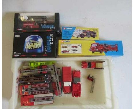 Fire engine models by Corgi and others, some items boxed, F-G (Est. plus 24% premium inc. VAT)
