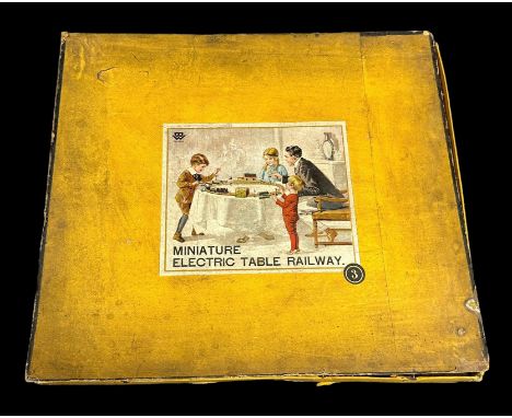 Bing. Electric Table Railway 3-rail set No. 3, generally excellent to good in good yellow Bing box with illustrated label lid