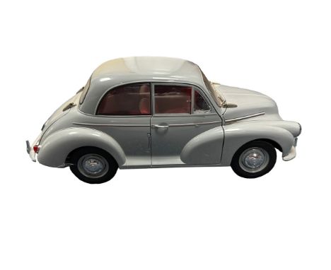 Sunstar. 1/12th scale Morris Minor 1000 Saloon No. 4782, excellent in excellent box with inner packing pieces, 1956 grey with