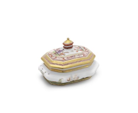 A Meissen KPM octagonal sugar box and cover, circa 1725Painted with a continuous chinoiserie scene between gilt bands depicti