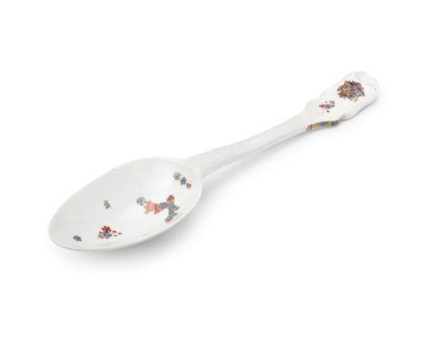 A rare Meissen serving spoon from the Sulkowski Service, circa 1735-38The handle and underside of the spoon moulded with bask