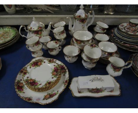 PART SET OF ROYAL ALBERT OLD COUNTRY ROSE TEA WARES TO INCLUDE TEA CUPS AND SAUCERS, SIDE PLATES ETC 