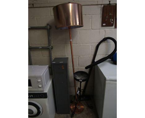 MODERN COPPERED STANDARD LAMP TOGETHER WITH A FURTHER PLANT STAND