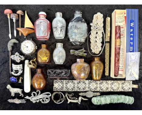 Mixed lot Of Oddments And Collectables, To Include Chinese Snuff Bottles, Costume jewellery, Fountain Pen etc