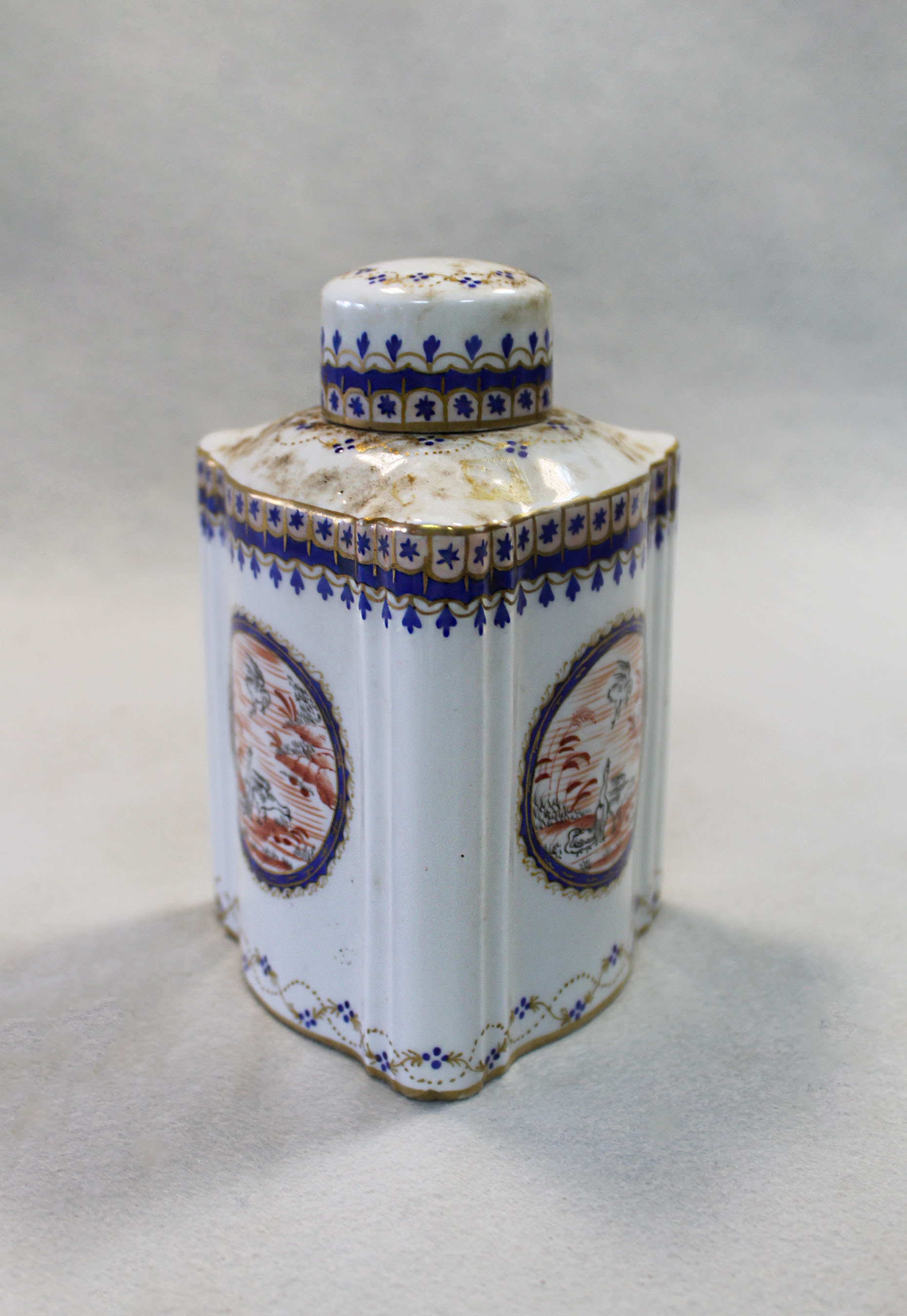 An 18th century Chinese export canister and cover, in Cheffins Fine Art