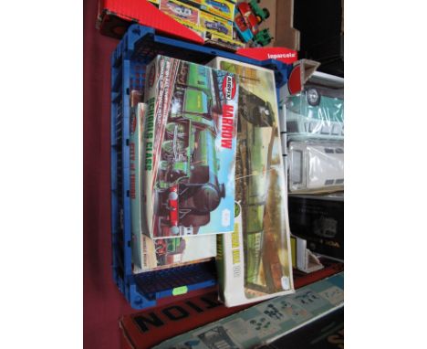 Four Boxed Airfix Model Kits, circa 1980, two series four "OO" gauge locomotives ("City of Truro" and Schools Class Harrow"),