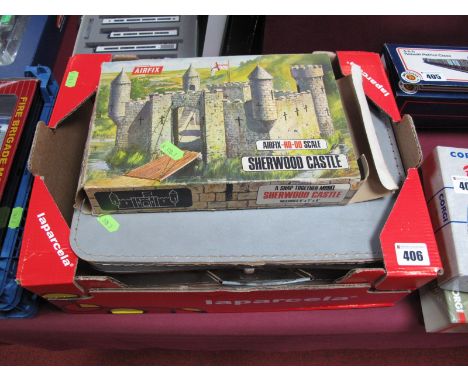 A Quantity of Mainly Airfix WWII Infantry Toy Plastic Soldiers, some painted, and a boxed Airfix HO-OO scale Sherwood Castle 