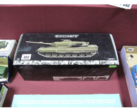 Boxed Minichamps 1:35 Scale Diecast "Leopard 2" Tank German Army Livery.