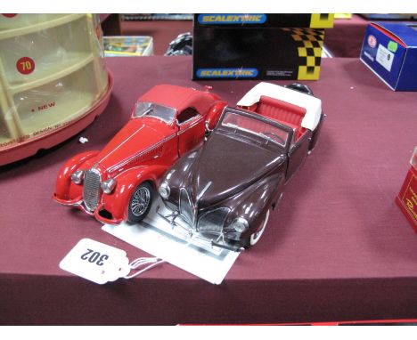 Two Franklin Mint Highly Detailed Diecast 1:24 Scale Cars, 1937 Alfa Romeo 2900B and 1941 Lincoln Continental. Both with pape