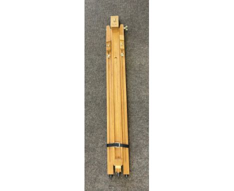 Inscribe folding wooden artist easel 