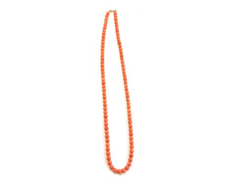 Vintage coral necklace with 18ct gold clasp approx 20 grams