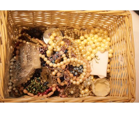 Basket of mixed costume jewellery. P&amp;P Group 1 (£14+VAT for the first lot and £1+VAT for subsequent lots) 