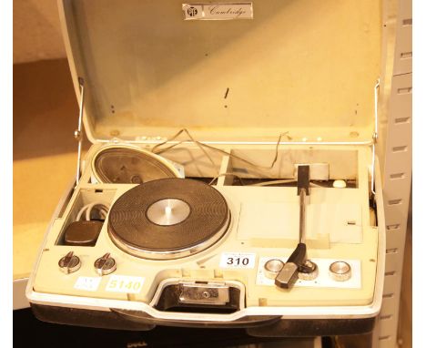 Vintage Cambridge radio and record player in hard case (unchecked). This lot is not available for in-house P&amp;P. 