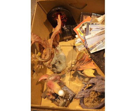 Quantity of dragons and a Star Wars item. This lot is not available for in-house P&amp;P. 