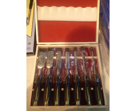 New Deluxe chisel set, unnamed. This lot is not available for in-house P&amp;P. 