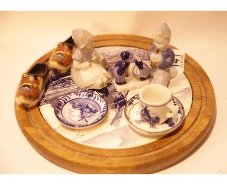 Collection of Delftware. P&amp;P Group 2 (£18+VAT for the first lot and £2+VAT for subsequent lots) 