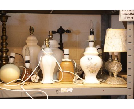 Shelf of mixed table lamps. This lot is not available for in-house P&P.Condition Report: All electrical items in this lot hav