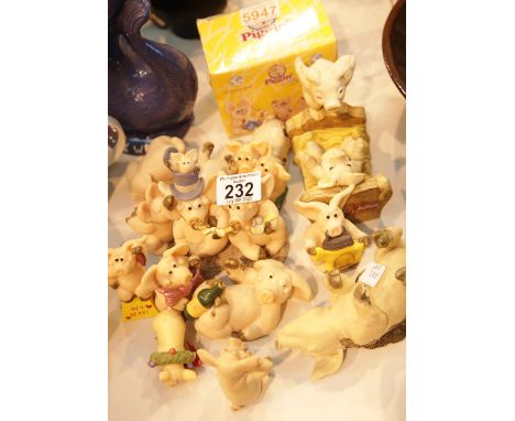 Collection of Piggin and Friends ceramic figurines. This lot is not available for in-house P&amp;P. 