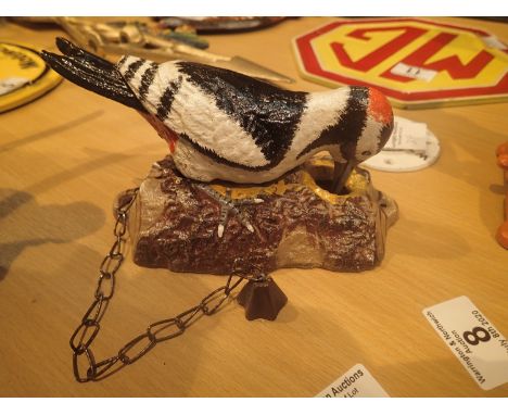 Cast iron greater spotted woodpecker door knocker, H: 20 cm. P&amp;P Group 2 (£18+VAT for the first lot and £2+VAT for subseq