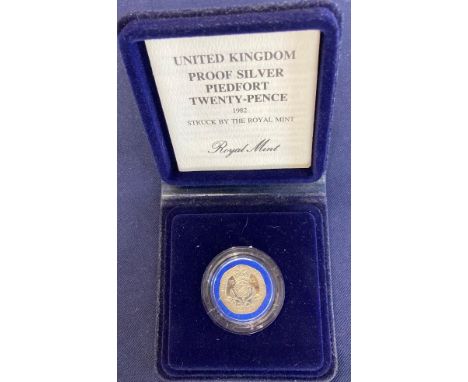 COINS 1982 20p Silver Piedfort proof coin, slight tarnish