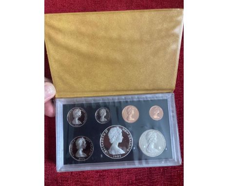 COINS 1985 New Zealand proof set including the Silver Black Stilt $1 coin (27g)