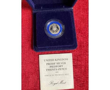 COINS 1982 Silver proof 20p (Piedfort) boxed with cert