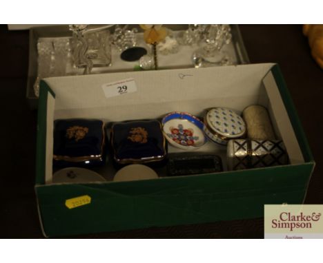 A papier-mâché snuff box, various porcelain boxes etc.