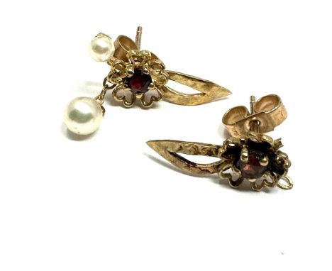 9ct Gold Vintage Garnet &amp; Cultured Pearl Drop  Earrings (1.5g) 1 missing pearls