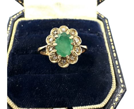 9ct Gold Emerald &amp; Diamond Cluster Ring (2.2g)