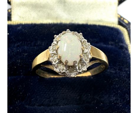 9ct Gold Opal Diamond Clsuter Ring (1.8g)