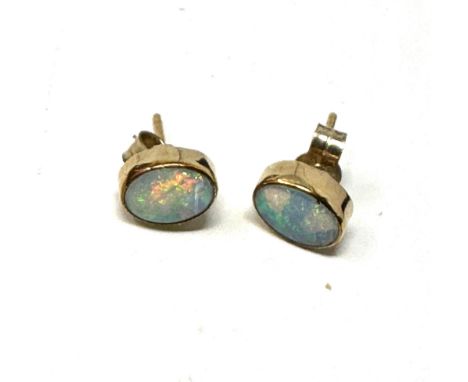9ct Gold Opal Stud Earrings (0.8g)