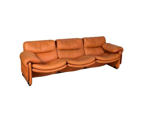 BRUNATI, Sofa, 80er Jahre. 3-Sitzer Sofa, Lederbezug, für Brunati-Italia, gepolsterter Konstruktion mit Lederbezug, HxBxT: Al