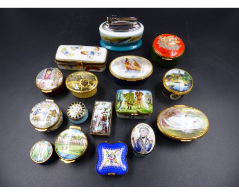 A COLLECTION OF ENAMEL BOXES TO INCLUDE WORCESTER, CRUMMLES &amp; CO, A BILSTON &amp; BATTERSEA ENAMMELED PATCHBOX DEPICTING 