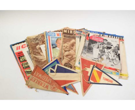 Collection of 1950s French and English cycling magazines, titles include 'Sporting Cyclist', 'Le Miroir des Sports' etc, toge