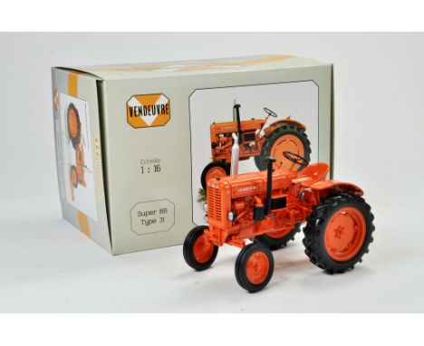 Universal Hobbies 1/16 Vendeuvre Super BB Type 31 Tractor. Has been on display but appears excellent with original box.