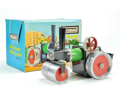 Mamod SR1A Steam Roller in Early Issue Box. Looks to have not previously been fired hence clean and generally excellent. 