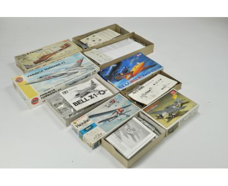 Assorted plastic model kits from various makers including Frog, Airfix, Tamiya etc. All appear complete, as shown.