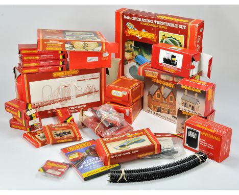 Hornby / Lima 00 Gauge Model Railway issues comprising a large quantity of trackside accessories, buildings and other related
