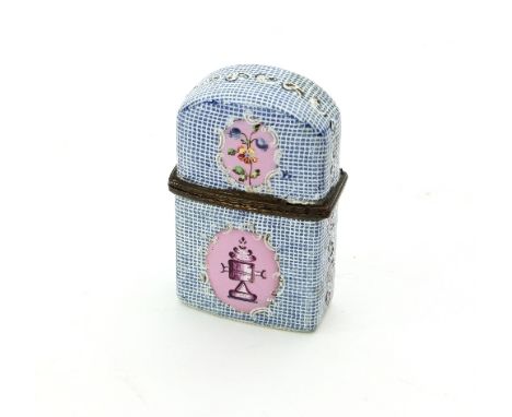 A Bilston enamel scent bottle holder, with domed cover decorated oval reserves to a blue and white trellis ground, 5.5cm high