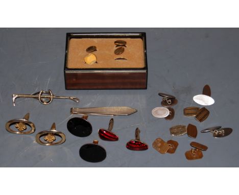 A pair of gents 9ct gold cufflinks, boxed; together with various other cufflinks, money-clip etc 