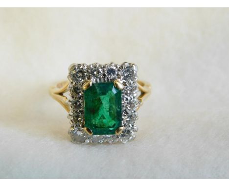 18ct gold emerald & diamond cluster ring-size M 