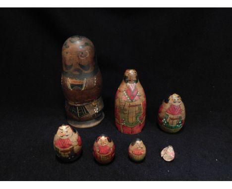 Vintage Japanese set of 7 x Fukuruma nesting dolls which the traditional Russian Matryoshka nesting dolls were based upon whe