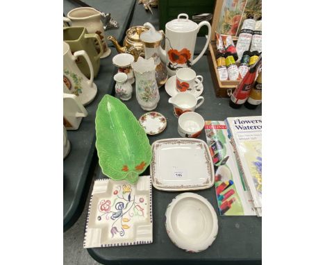 A QUANTITY OF CERAMICS TO INCLUDE A QUEEN ELIZABETH II CORONATION TEAPOT BY SADLER, TWO PIECES OF POOLE POTTERY, A WEDGWOOD S