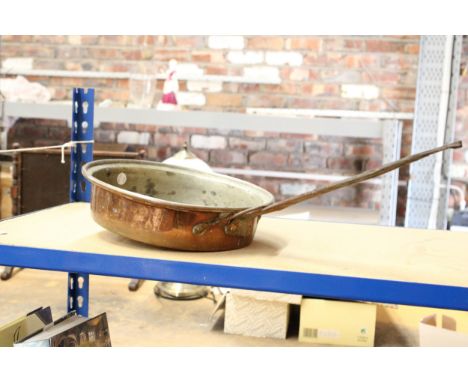 A VINTAGE HAND FORGED COPPER SKILLET, DIAMETER 29CM